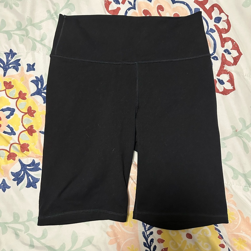 Black Women's fabletics biker shorts